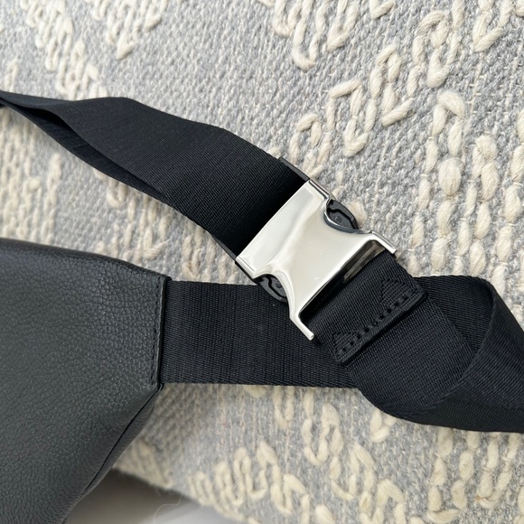 Marc Jacob’s Leather Belt bag - Picture 6 of 6